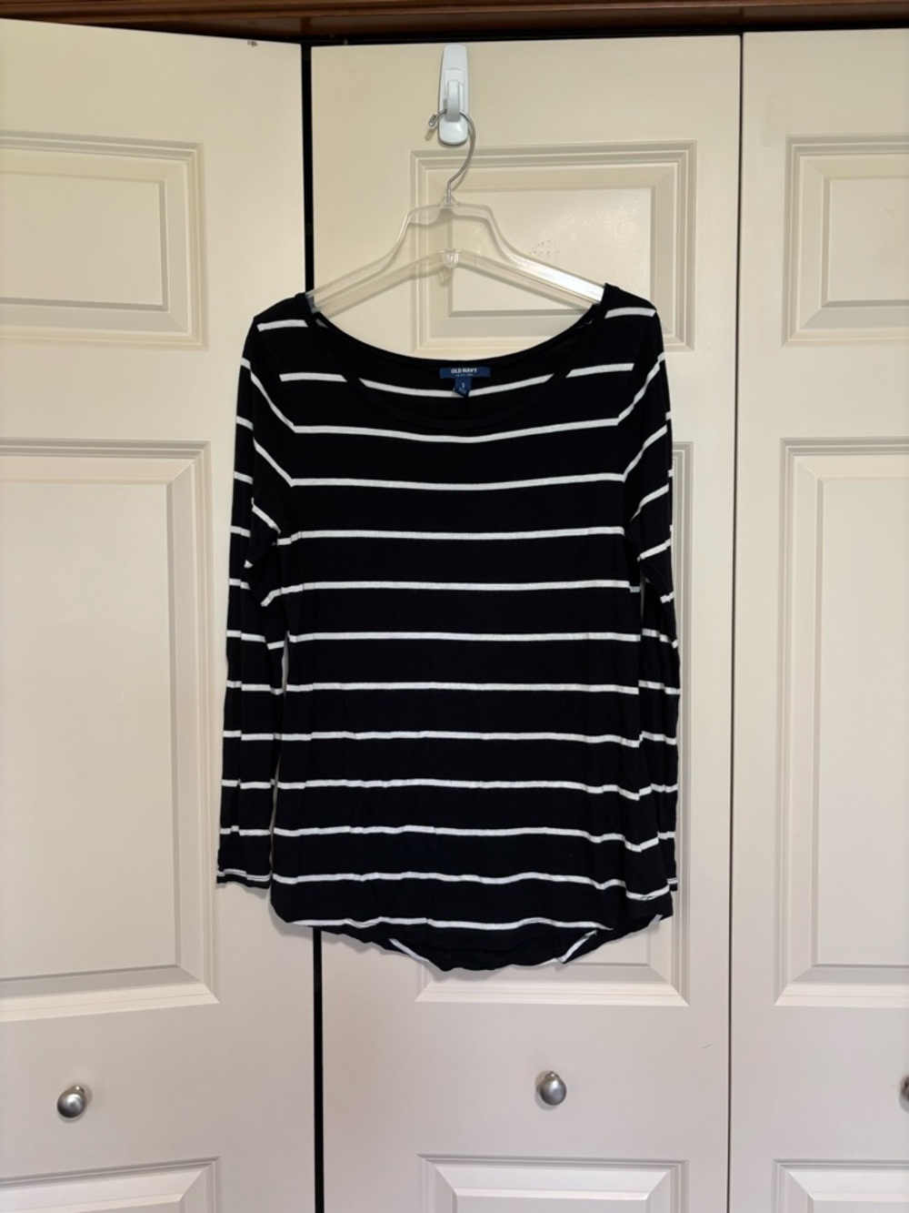 Old Navy Black and White Striped Long Sleeve scoop neck Top